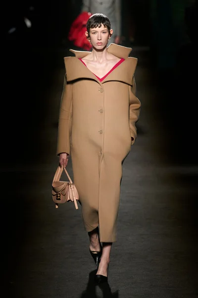 Look 44